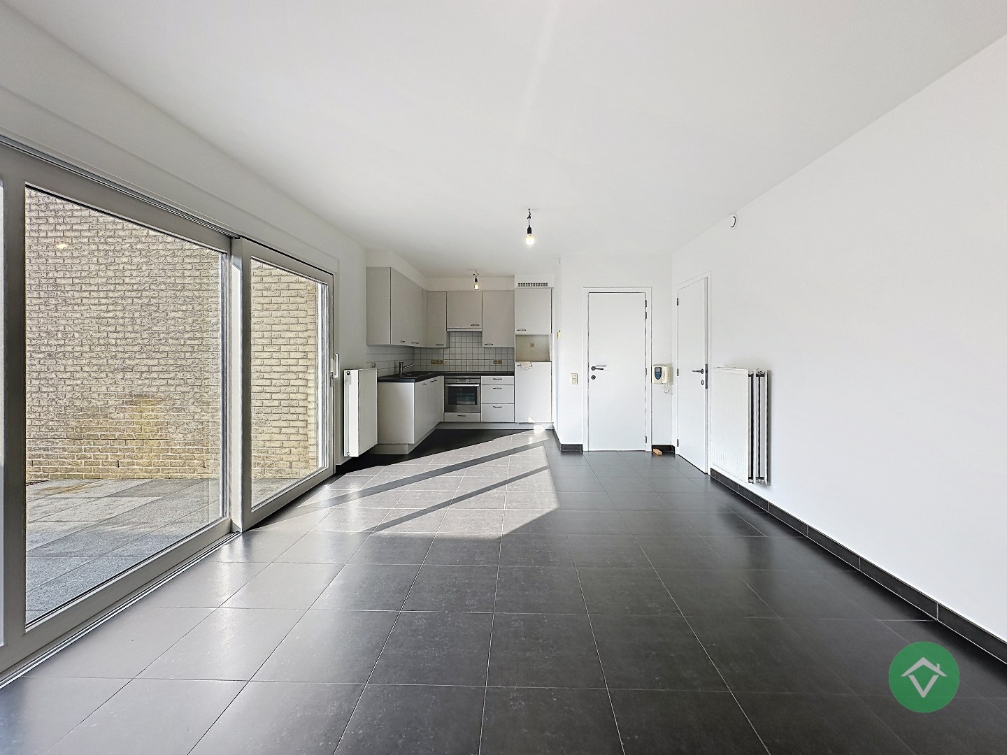 Instapklaar gelijkvloers appartement met staanplaats te Gistel - foto 3