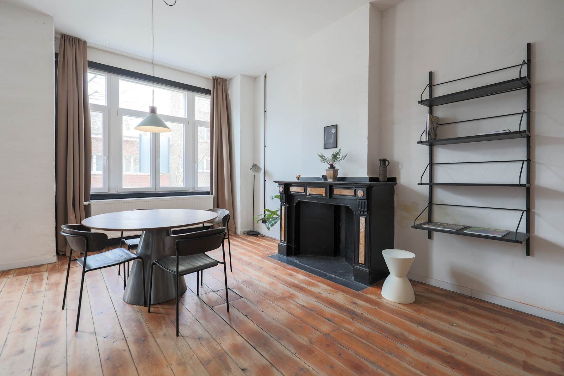 1 slaapkamerappartement met ensuite badkamer - foto 2