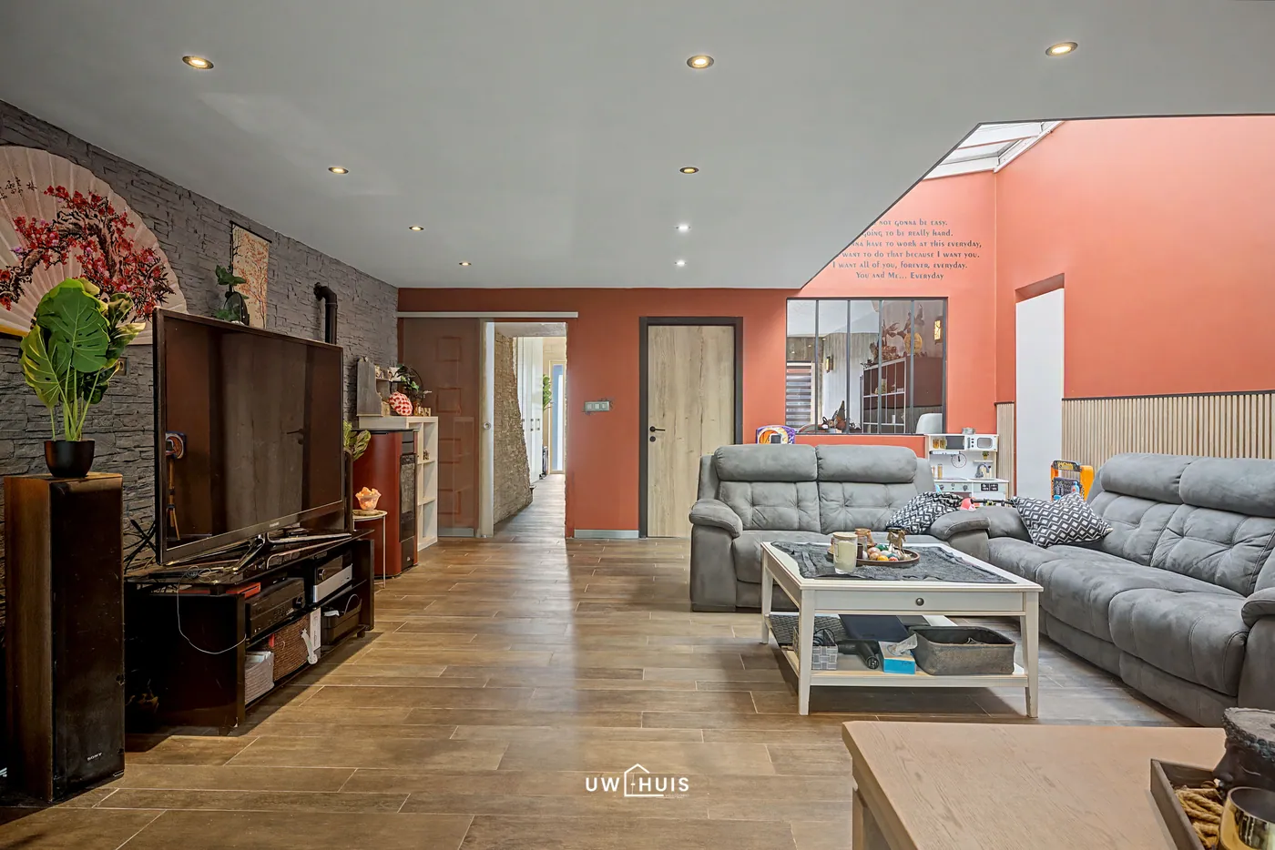 Spacious family home with 7 bedrooms, large garage, and rooftop terrace in the center of Beveren - photo 3