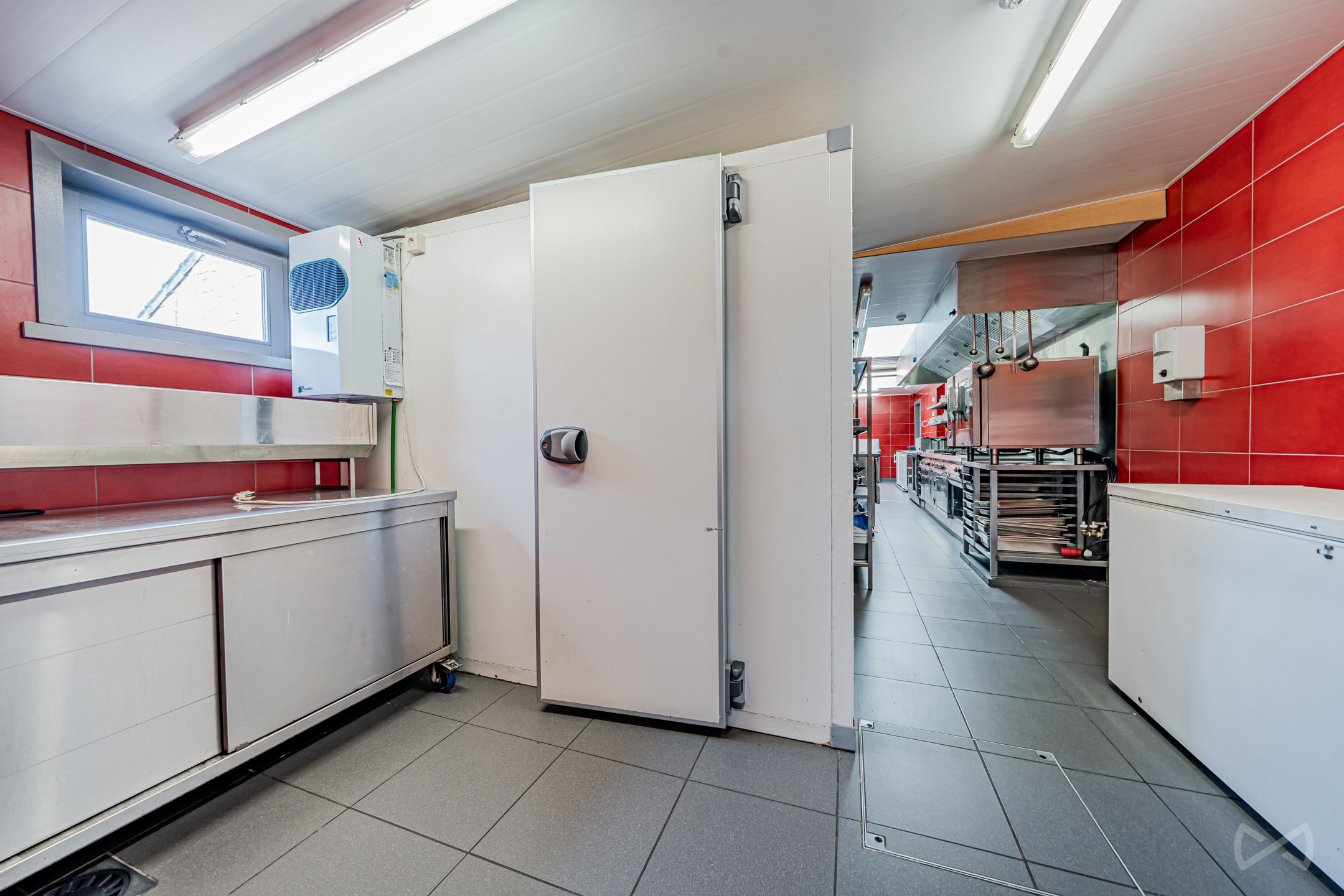 Gemengd gebouw: bar / restaurant, feestzaal, winkel, huis - foto 5