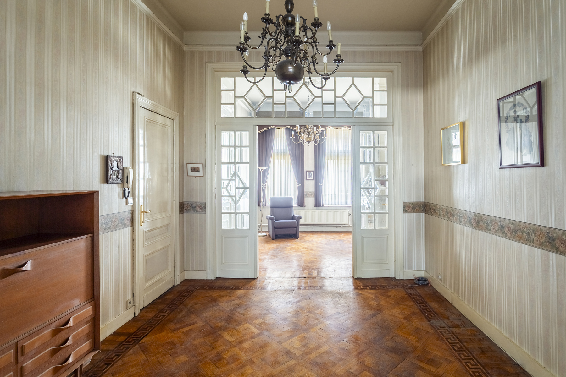 Te renoveren herenwoning met ruime tuin in Zurenborg - foto 5