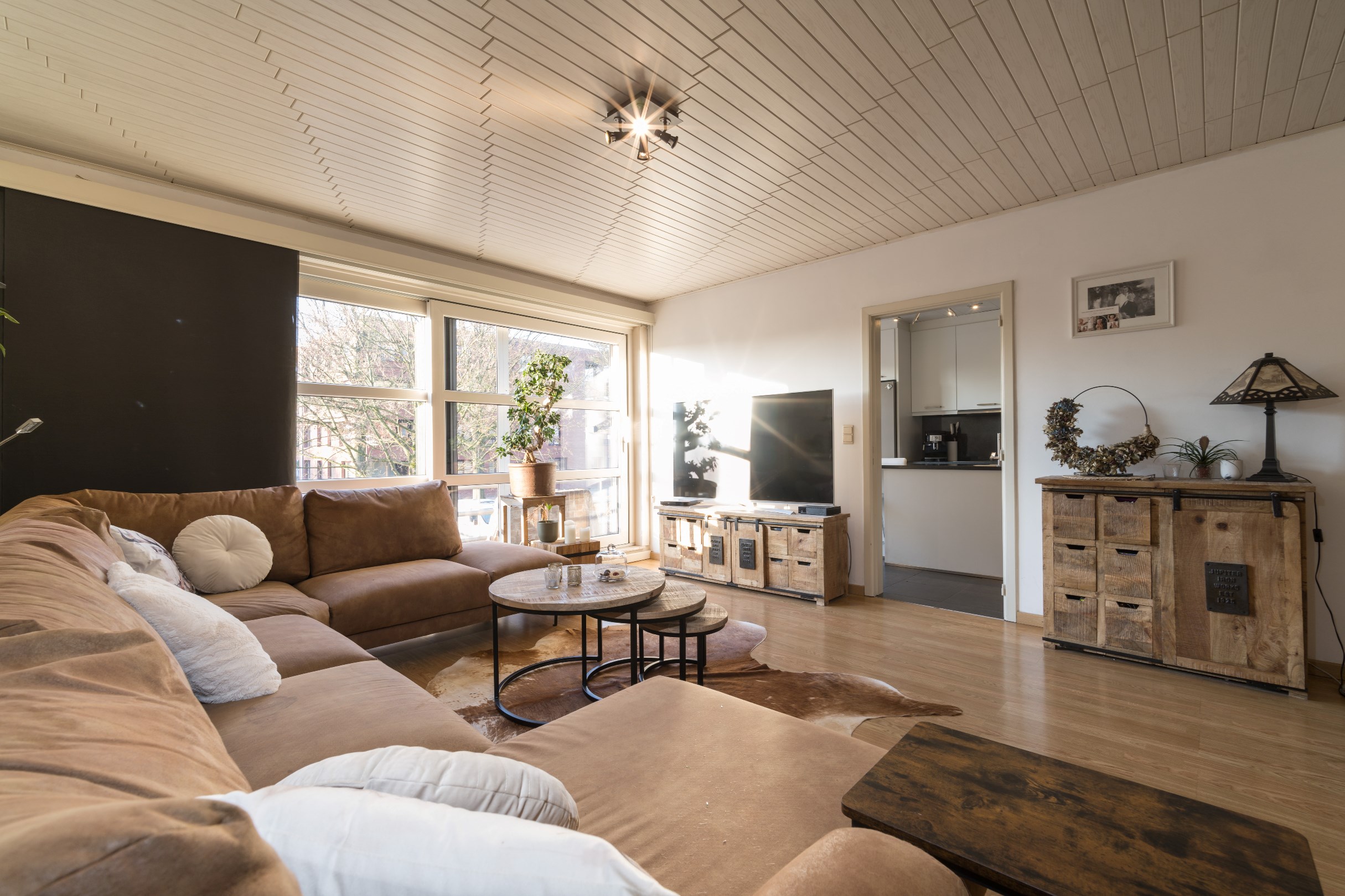 Handelsruimte met 3-slaapkamer appartement in Geel - foto 4