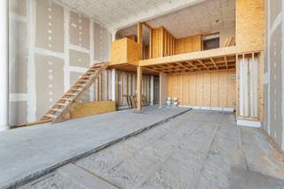 Deze karaktervolle loft bevindt zich op de tweede verdieping van de voormalige site “De Groote Fabrieke”, een authentieke en stijlvolle residentie...