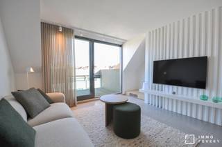 In de Residentie Dolce Vita bevindt zich dit magnifiek gerenoveerd duplex appartement met 2 volwaardige slaapkamers, op enkele passen van...