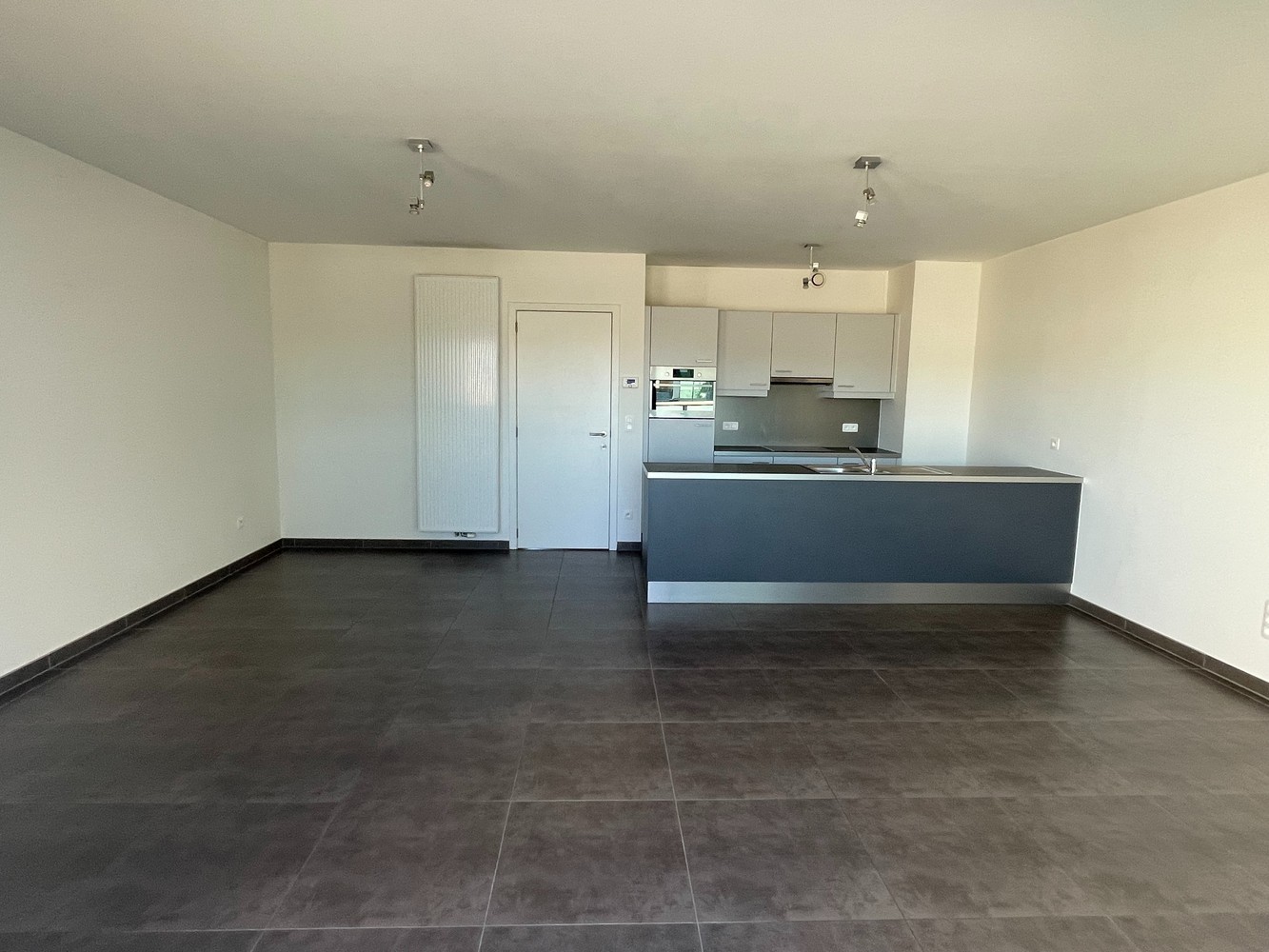 Welgelegen appartement met twee slaapkamers en autostaanplaats - foto 3