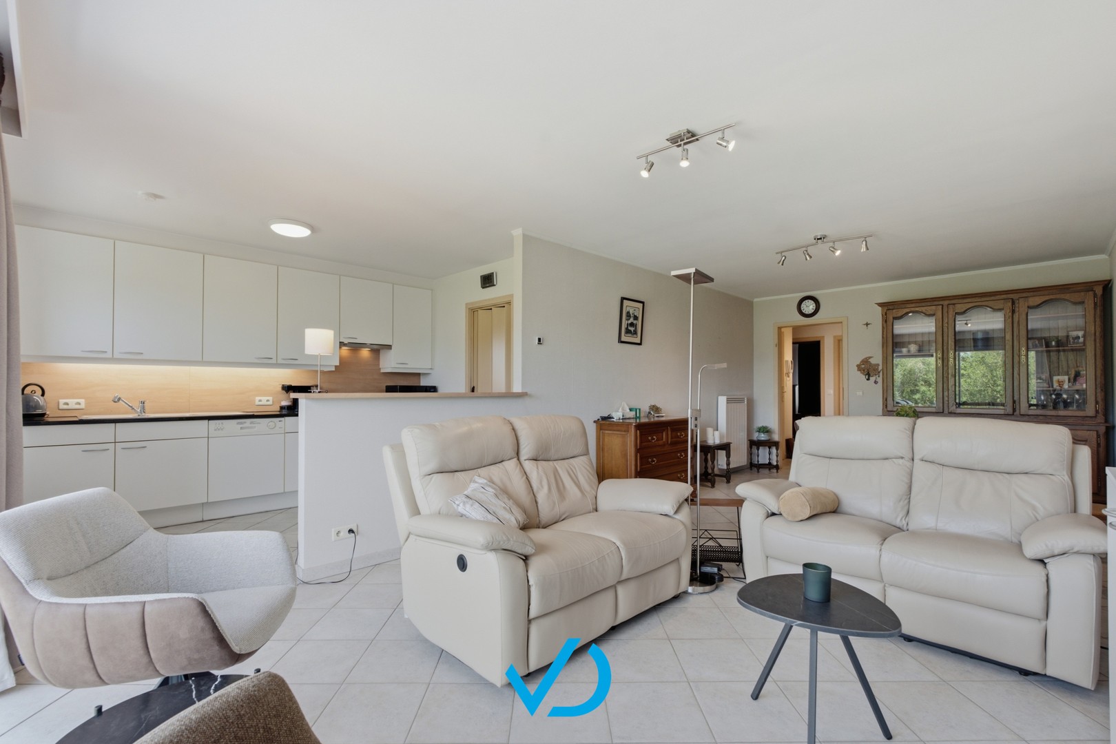 Instapklaar appartement met garage op toplocatie in hartje Ieper! - foto 4