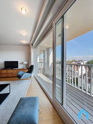 Dit stijlvol ingericht appartement beschikt over twee ruime slaapkamers, elk met een aansluitende badkamer voor optimaal comfort en privacy.De grote...