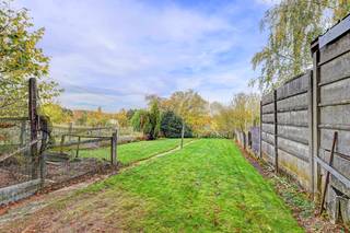 [[ DIT PAND NEEMT DEEL AAN DE ERA OPEN HUIZEN DAG OP 6/12 VAN 11:00 TOT 12:00 ]]Gunstige gelegen woning met 2 (mogelijk 3) slaapkamers met garage en...