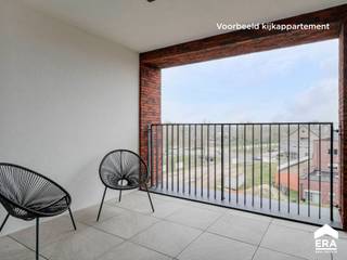 <span><span><span>Prachtig wonen in Pelt: deze appartementen zijn snel beschikbaar!</span></span></span><br /><span><span><span>Dit appartement ligt op een rustige, groene toplocatie in het centrum van Pelt. </span></span></span><br /><span><span><span>De royale leefruimte geniet van veel lichtinval dankzij grote ramen die uitgeven op het ruim terras. De rolstoeltoegankelijke lift en doordachte indeling maken dit appartement bovendien geschikt voor elke levensfase.</span></span></span><br /><br /><span><span><span>Het is voorzien van vloerverwarming via warmtepomp en energiezuinige technieken. Dat betekent lage energiekosten en maximaal wooncomfort. Een futureproof aankoop dus waarmee je goed zit voor nog vele jaren!</span></span></span><br /><br /><span><span><span>Aankoop onder btw-stelsel (21% op constructieaandeel en 12% op grondaandeel, indien van toepassing.)</span></span></span><br /><br /><span><span><span>Verplichte aankoop parkeerplaats (€26.500) en berging (€5.000).</span></span></span><br /><span><span><span>Contacteer ons voor meer informatie of een bezoek ter plaatse.<br />011/646.480. - info@eratournier.be </span></span></span>