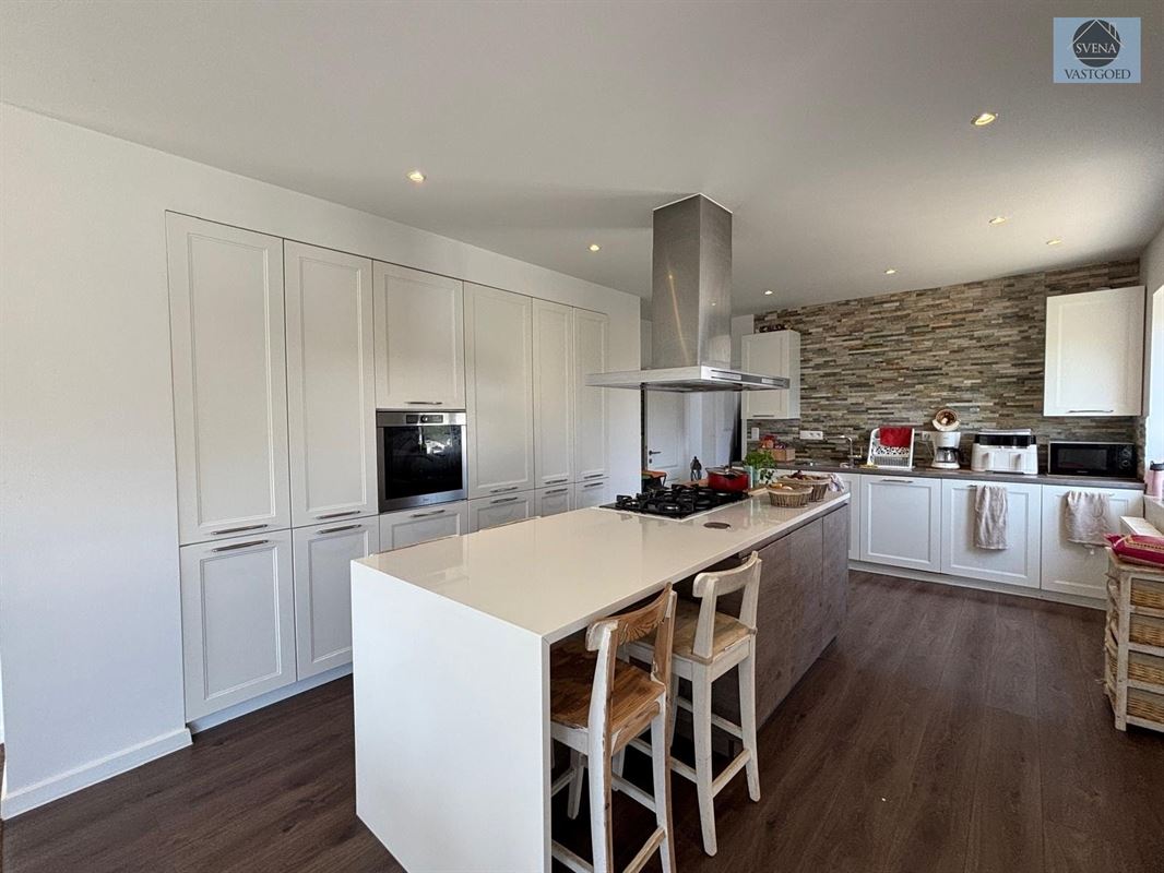 VERNIEUWDE WONING MET 4 SLAAPKAMERS EN TUIN - foto 5
