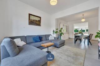 INSTAPKLARE GEZINSWONING (EPC B) OP EEN BOOGSCHEUT VAN MAASTRICHT ! <br /><br />We vinden deze halfopen bebouwing met een bewoonbare oppervlakte van 189 m² terug op een perceel van 4a 95ca in Smeermaas-Lanaken. <br /><br />Voor meer informatie, neem zeker een kijkje op onze website via de volgende link:<br />https://www.sterkvastgoedmakelaars.be/detail/te-koop-woning-lanaken/7684626?dosearch=True&flowstatus=ForSale,ForSaleReserved,ForSaleWithBid,ToCompleteForSale,SoldUnderReserve,Sold&pageindex=1&pagesize=12&searchpage=ForSale&sortdirection=DESC&sortfield=pub_flowstatus&transactiontype=Sale
