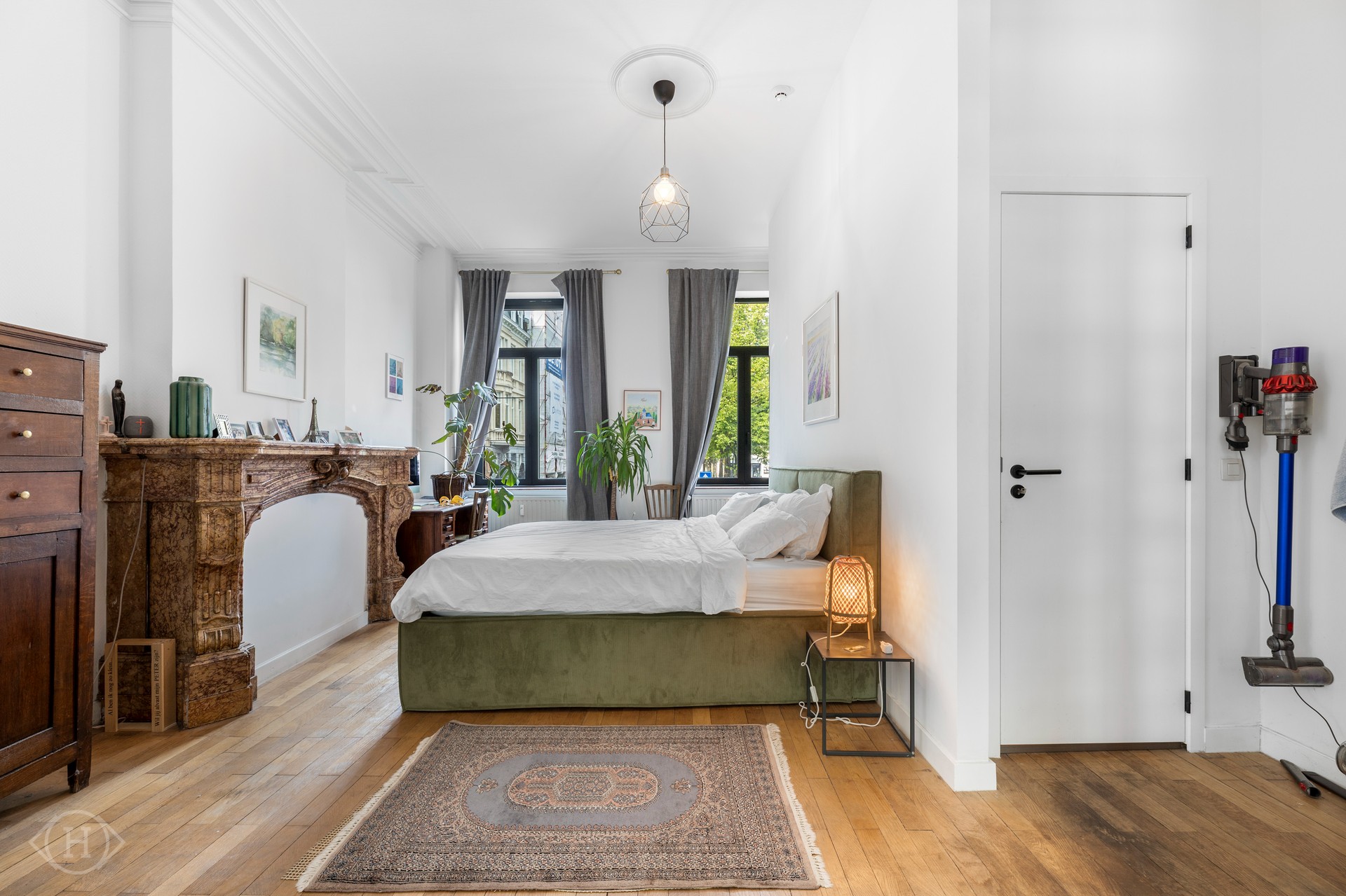 Charmant 1-slaapkamerappartement met tuin aan Ladeuzeplein - foto 5