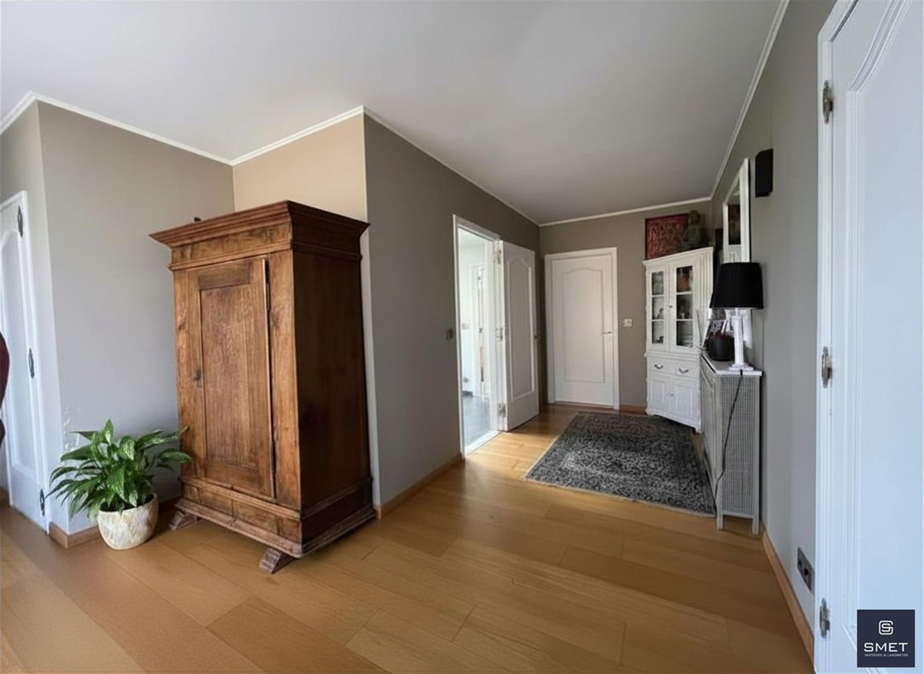 CHARMANTE WITTE BUNGALOW OP TOPLOCATIE IN KRUIBEKE - foto 2