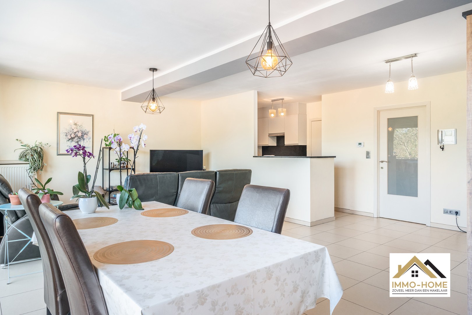 Instapklaar ruim appartement met autostaanplaats - foto 4