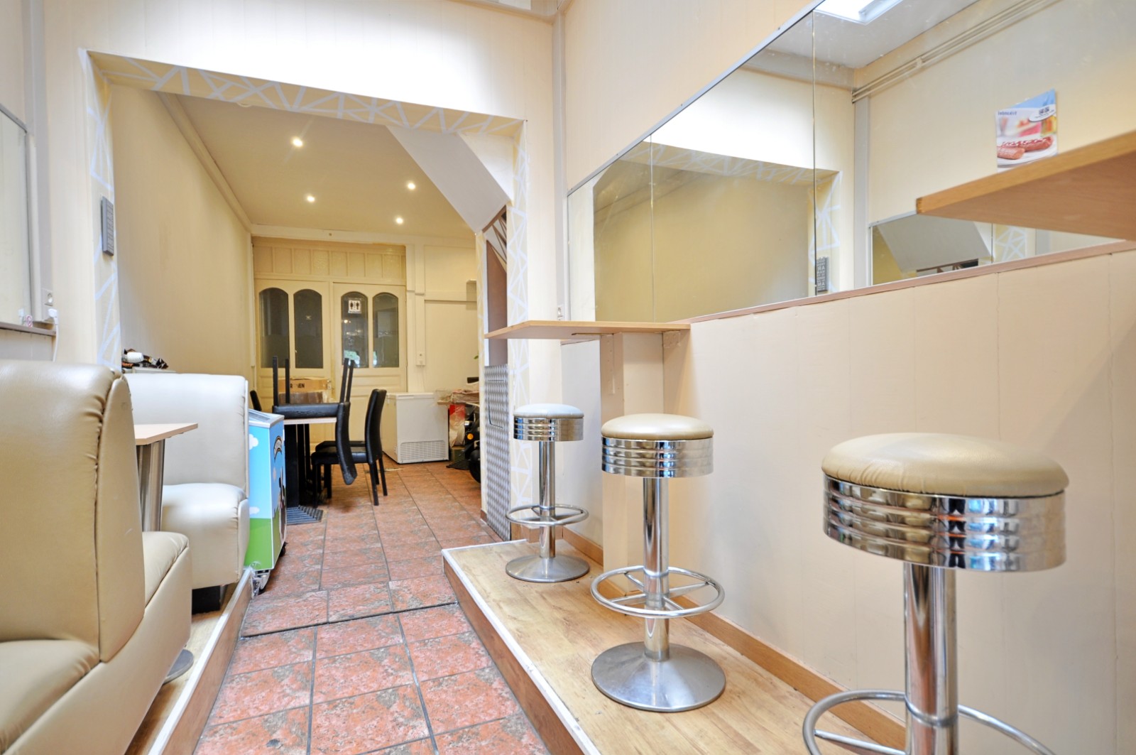 Uitstekend gelegen woon- en handelspand op de Grote Markt te Ronse - foto 5