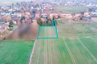We are pleased to present this superb building plot of 52 ares 87, located in Plancenoit, close to all facilities. This large flat plot...