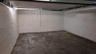 Deze verzorgde garage (parking P4) is gelegen ter hoogte van de Kuringersteenweg 112, met toegang via de Ambachtschoolstraat. De garage maakt deel...