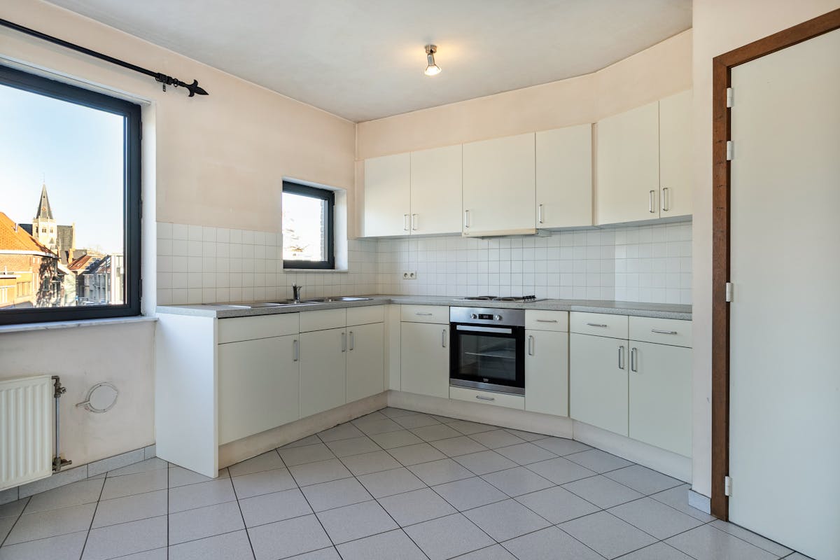 Centrally located and bright 1 bedroom apartment in Ardooie - photo 4