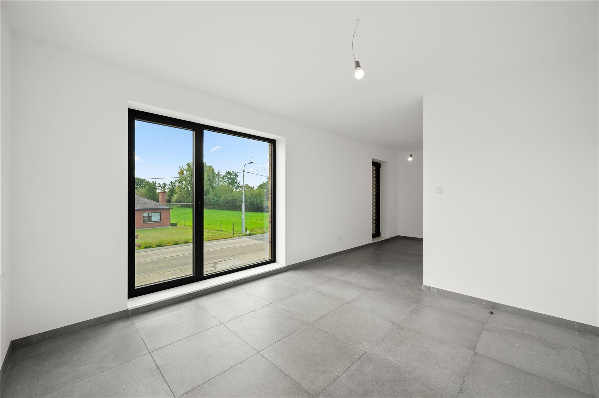 Bâtiment neuf à haute efficacité énergétique avec 5 chambres, garage et jardin - photo 5