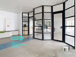 IN ZIJN GEHEEL: 2 HANDELSPANDEN MET STOCKAGE + 2 APPARTEMENTEN (totaal bewoonbare oppervlakte 3.120m²)*HANDELSGEBOUW: 2 handelspanden: (1.181m² +...