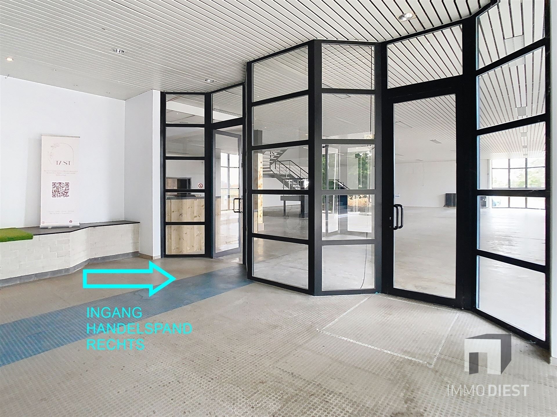 2 handelspanden en 2 appartementen van 3.120m2 met ruime parking op verbindingsweg - foto 3