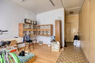 In de De Berlaimontstraat 52 te Deurne bevindt zich deze gesloten bebouwing met een veelzijdige indeling en heel wat potentieel. Ideaal voor wie...
