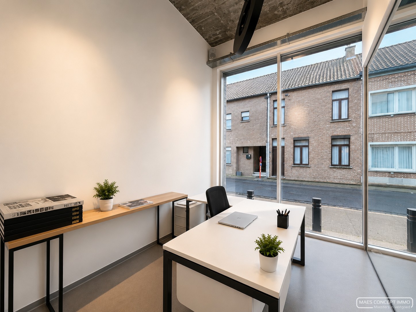 Instapklaar gelijkvloers kantoor te huur vlak bij N60 - foto 2