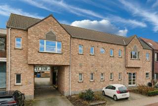 <p><span>This recent apartment has a nice layout.<br />The living space opens onto the covered terrace overlooking the garden.</span></p><p><span><br />In the attic there is an additional room, equipped with its own laundry room.</span></p><p><span> </span></p><p><span> </span></p>