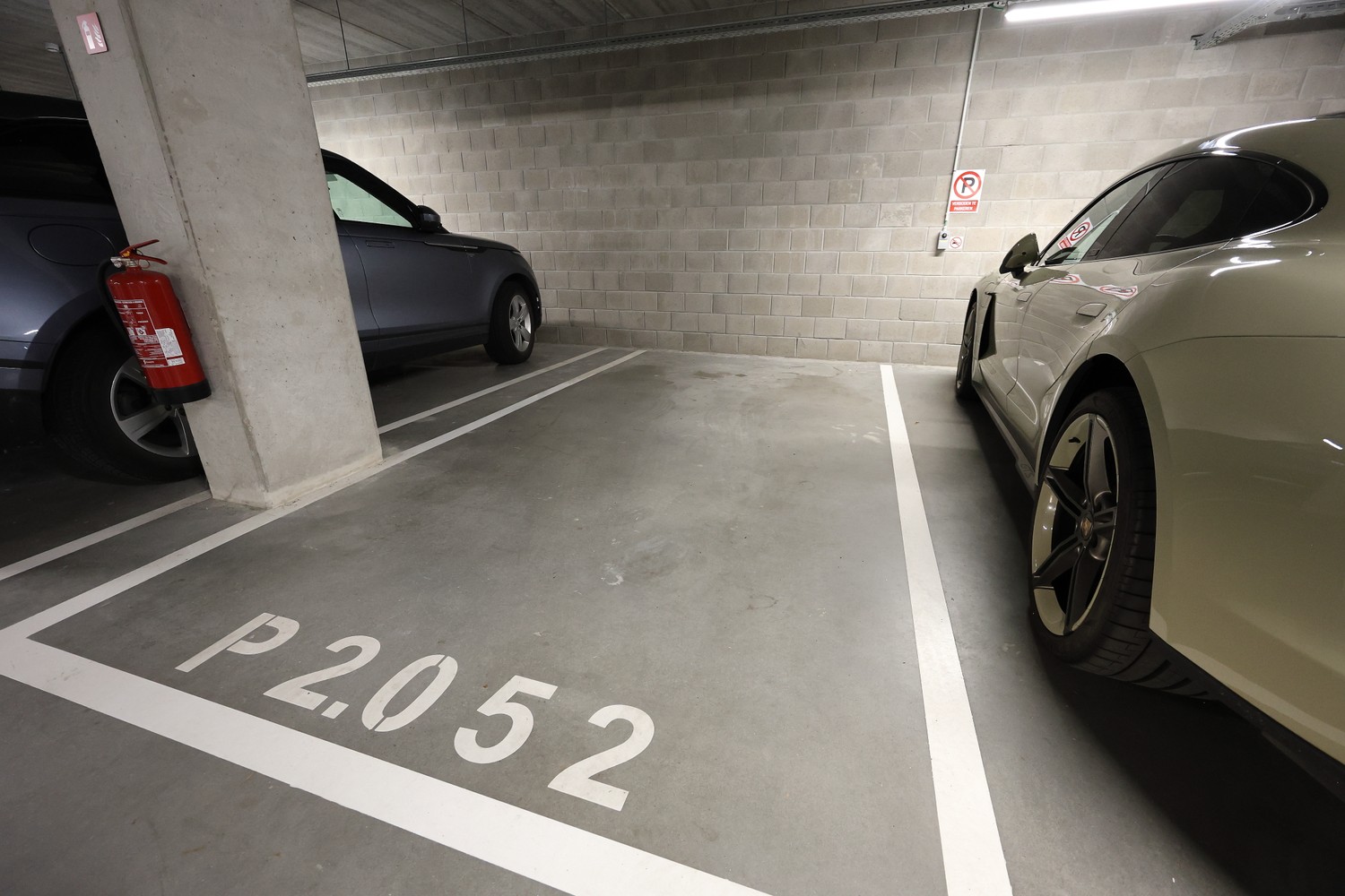 Praktische staanplaats in een afgesloten complex nabij de Zeedijk ! - photo 1