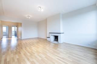 GANSHOREN, Exposition Universelle, spacious and bright 2-bedroom apartment of ± 90m² in good condition. It is composed as follows: entrance...