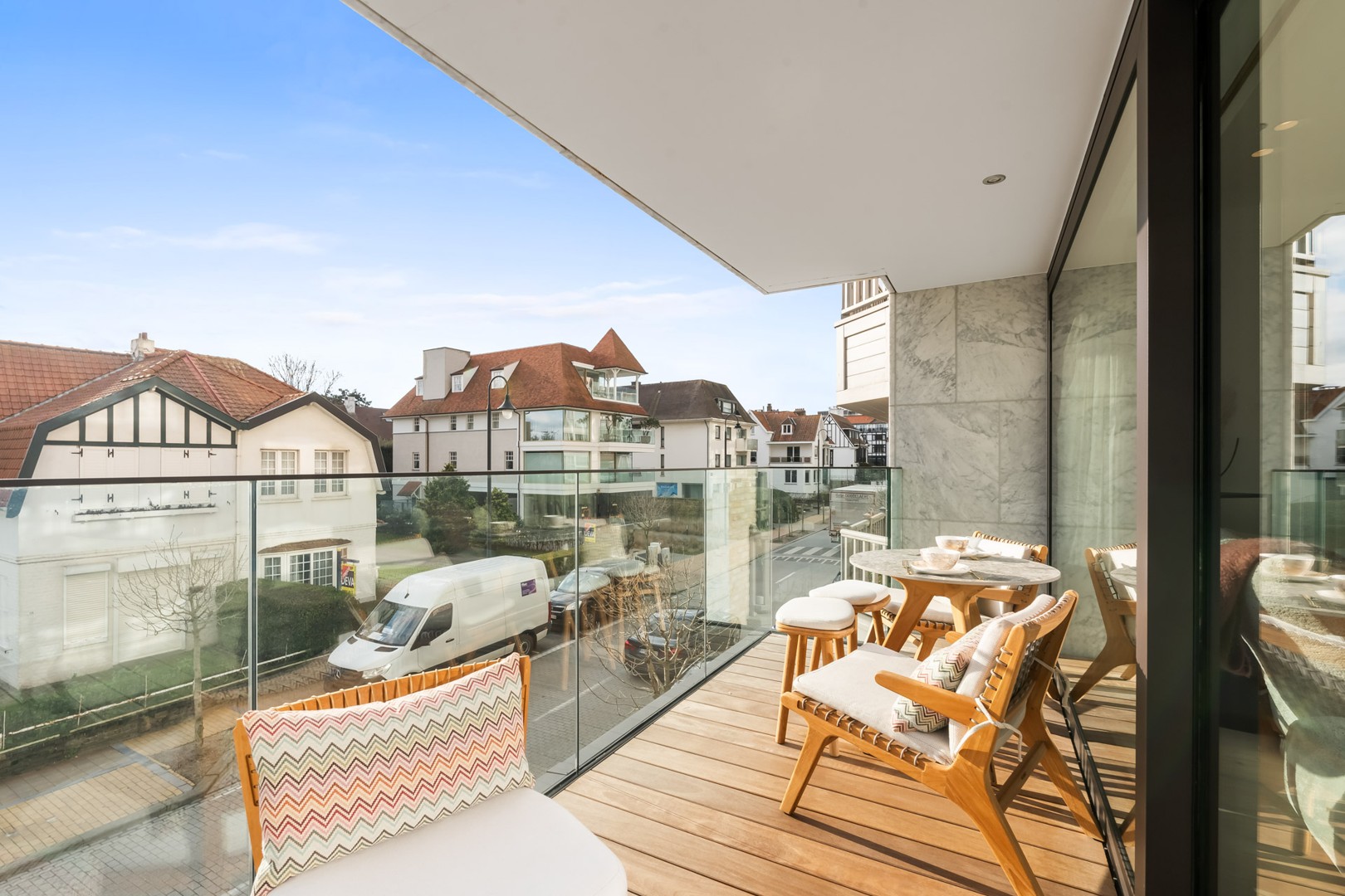 Appartement design et luxueux à vendre avec une terrasse sud et une vue sur les villas du Zoute. - photo 1