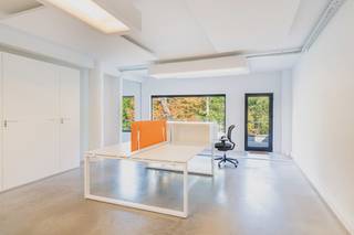 Dit kantoor aan de Hanswijkstraat 37A bus 006 in Mechelen biedt een uitzonderlijke combinatie van comfort, rust en centrale ligging. Gelegen...