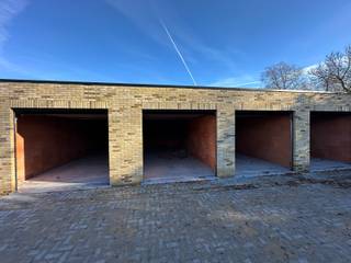 De naam 'Scarpato' is een samenvoeging van het Italiaanse 'Scarpa' en het Spaanse 'Zapato' wat beiden 'schoen' betekent. Hiermee verwijzen we naar...