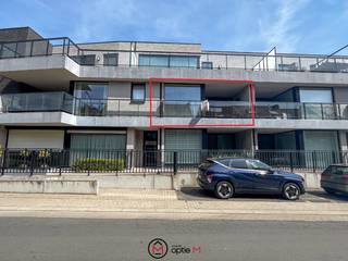 Op zoek naar een comfortabel appartement te huur in Hoeselt? Dit aangename appartement op de eerste verdieping biedt je een praktische indeling,...