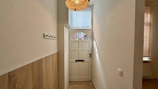 Bent u op zoek naar een moderne woning die van kop tot teen werd gerenoveerd? Dan is dit een unieke kans. Deze moderne en volledig instapklare...