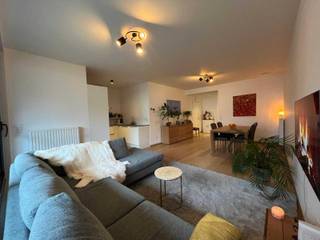 IN OPTIE🌟 Droomappartement met 2 slpks, 2 terrassen en TUIN + optie parking & kelderIn een modern en kwaliteitsvol gebouw uit 2018 bieden wij ons...