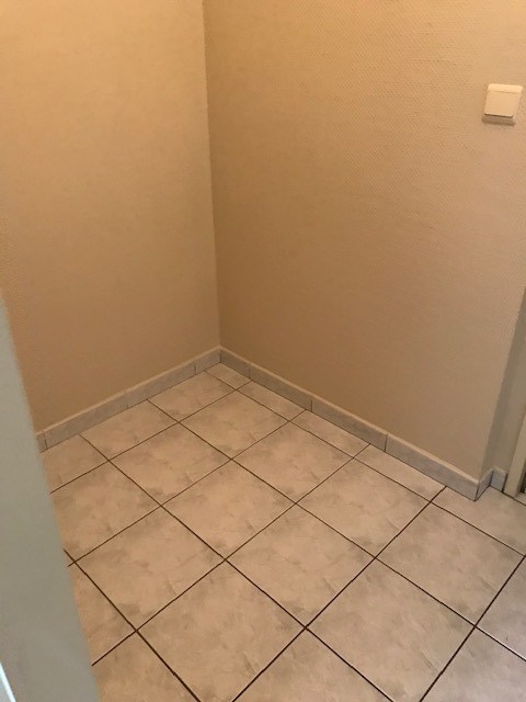 Ongemeubeld appartement op uitstekende ligging - foto 4