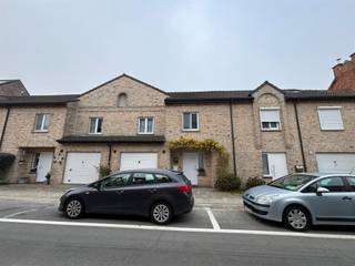 Welkom in deze prachtige gerenoveerde woning in Opwijk, een moderne en gezellige familiewoning die perfect geschikt is voor gezinnen die het beste...