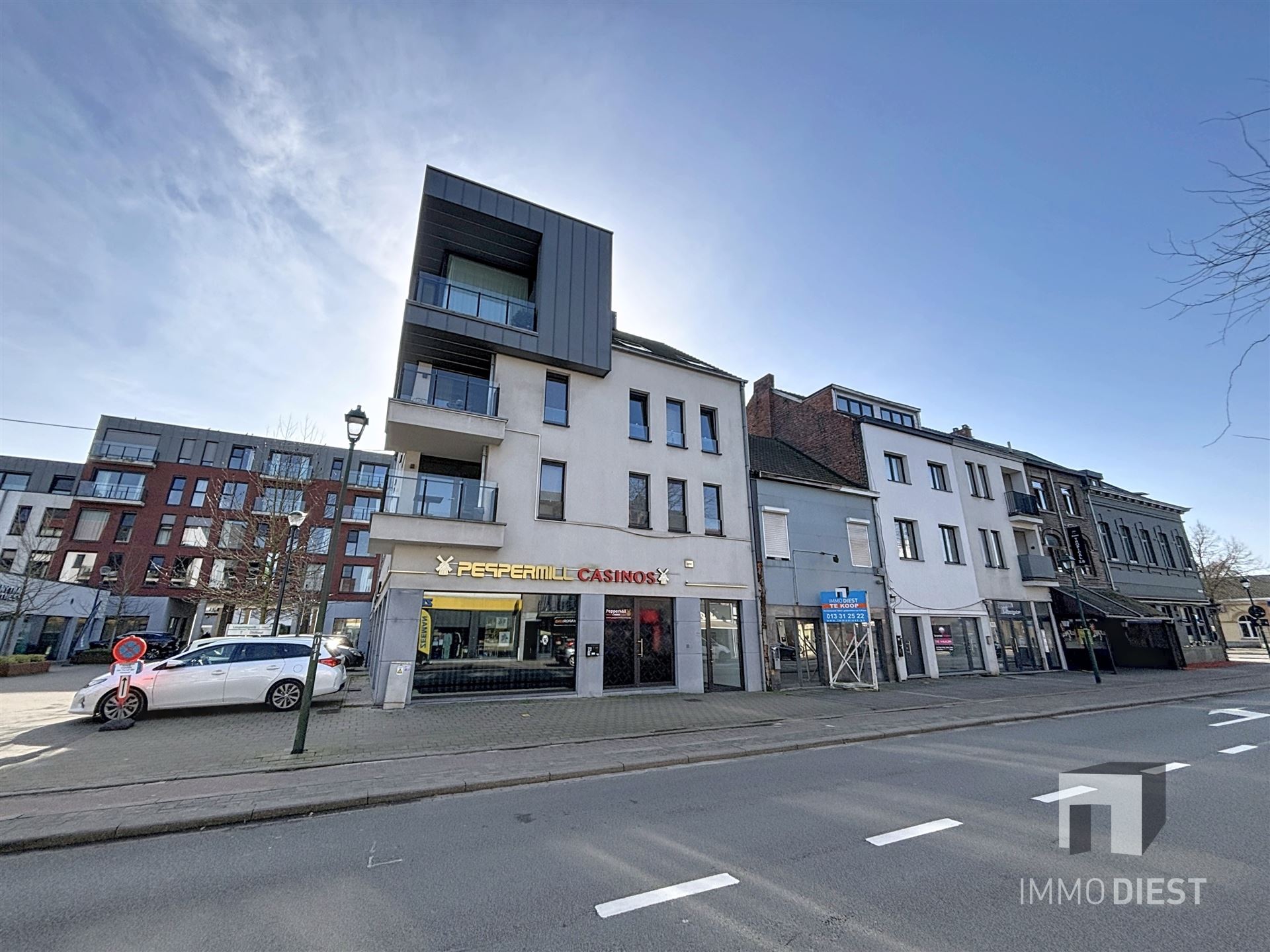 Handelspand 180m2 gelijkvloers op 3,47are met achterliggende tuin - foto 2