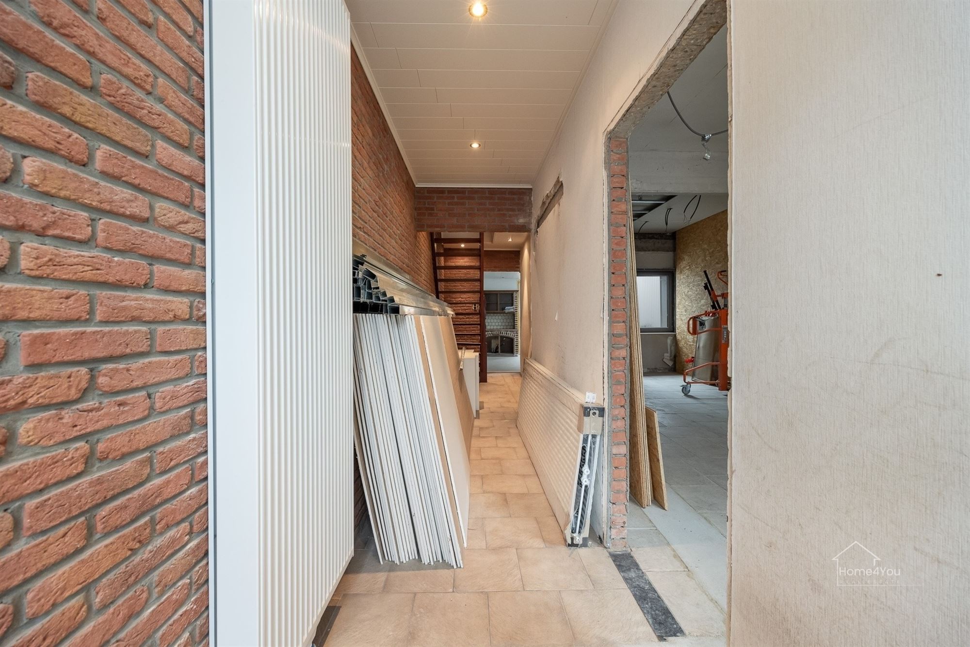 Te Renoveren Rijwoning - 2/3 slaapkamers + zolder - foto 5