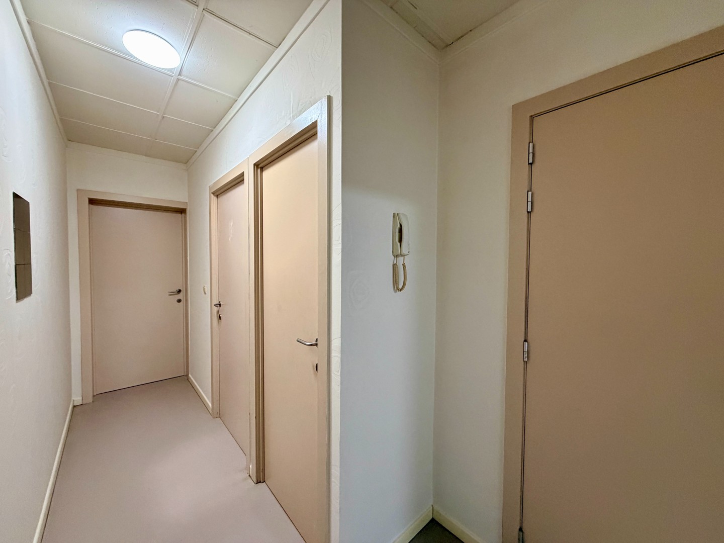 Recent opgefrist appartement met 2 slaapkamers te Gits! - foto 5