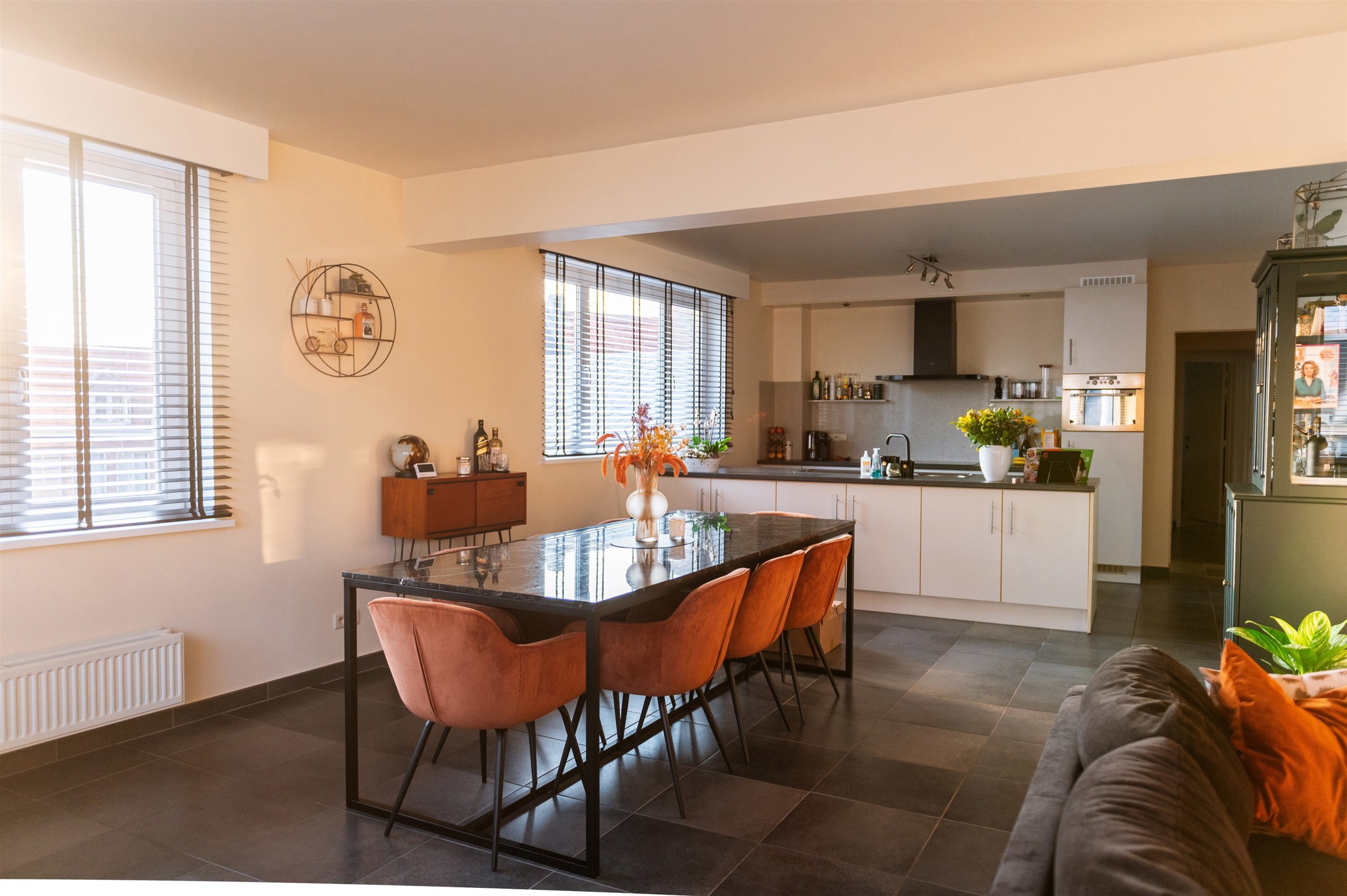 Ruim 2-slaapkamer appartement met terras te Turnhout. - foto 4