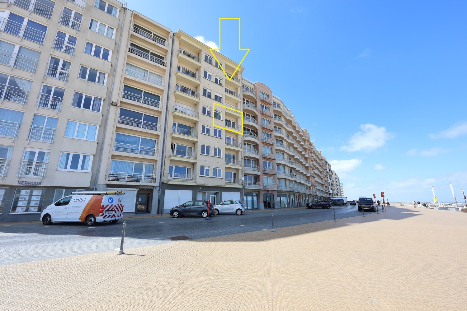 Ruim 3-slaapkamerappartement met frontaal zeezicht en terras – unieke ligging aan de kust ! - foto 1