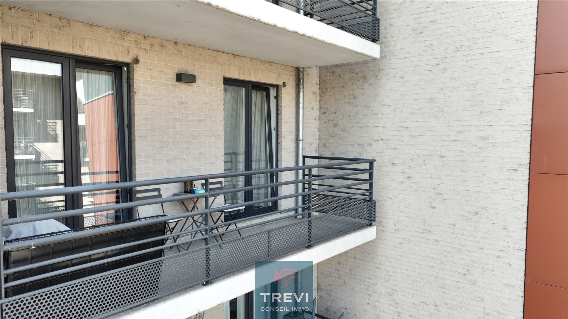 SOUS OPTION Bel appartement 2 ch lumineux au coeur du centre ville - photo 2