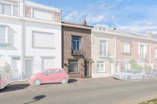 Voor meer info of bezoek, bel 02/884.23.23 - Langs de Vlindersstraat in Anderlecht ligt deze charmante woning. De woning is gelegen op de grens...