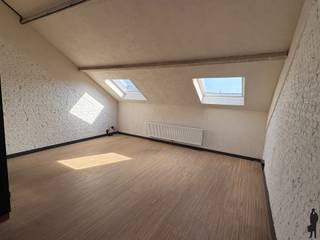 Duplexappartement met zonnig dakterras in het bruisende ZuidGA NAAR WWW.DEBOERENPARTNERS.BE OM RECHTSTREEKS UW ONLINE AFSPRAAK IN TE PLANNENIn het...