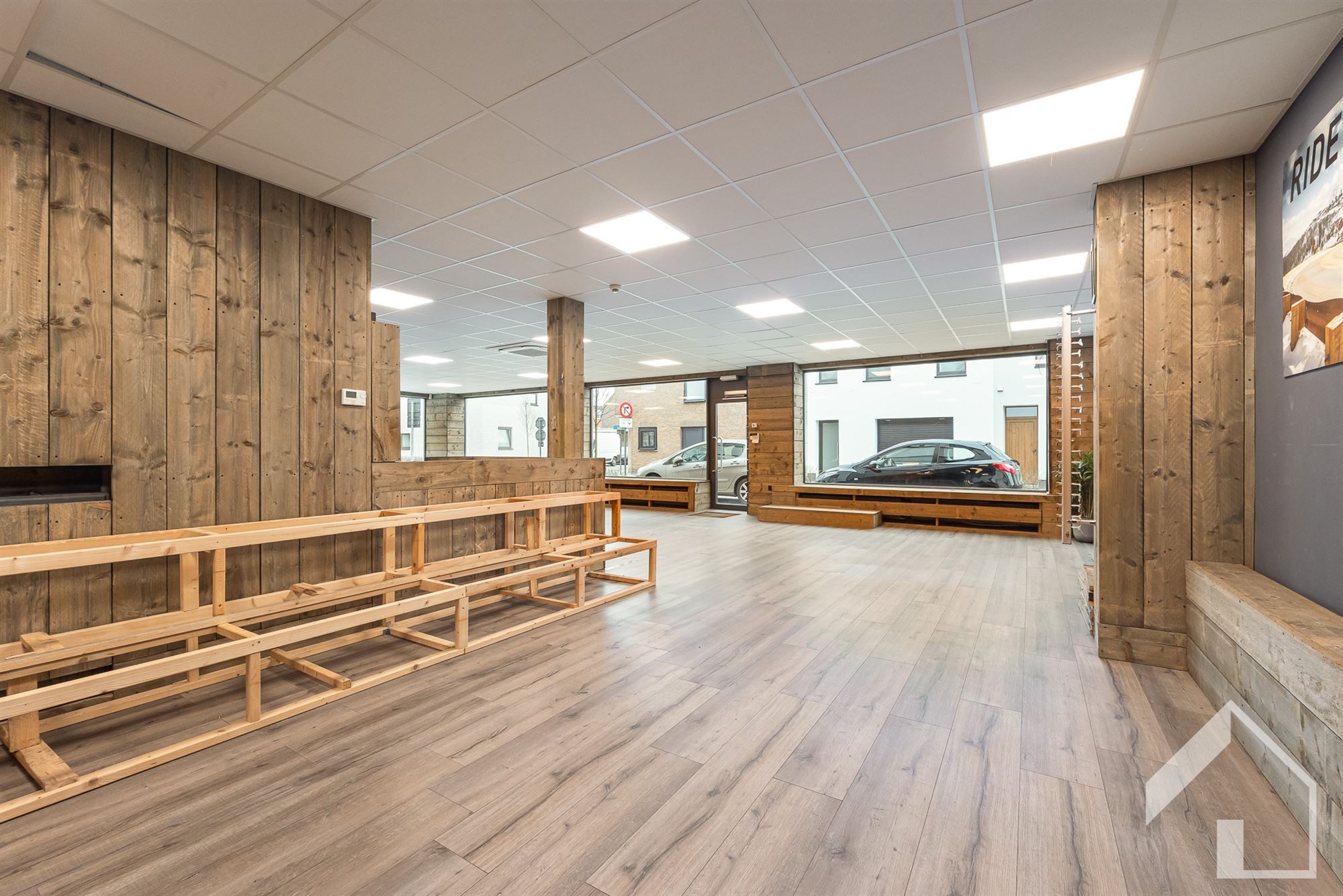 Gelijkvloers handelspand (300m2) + groot gerenoveerd appartement van 137m2 - foto 5