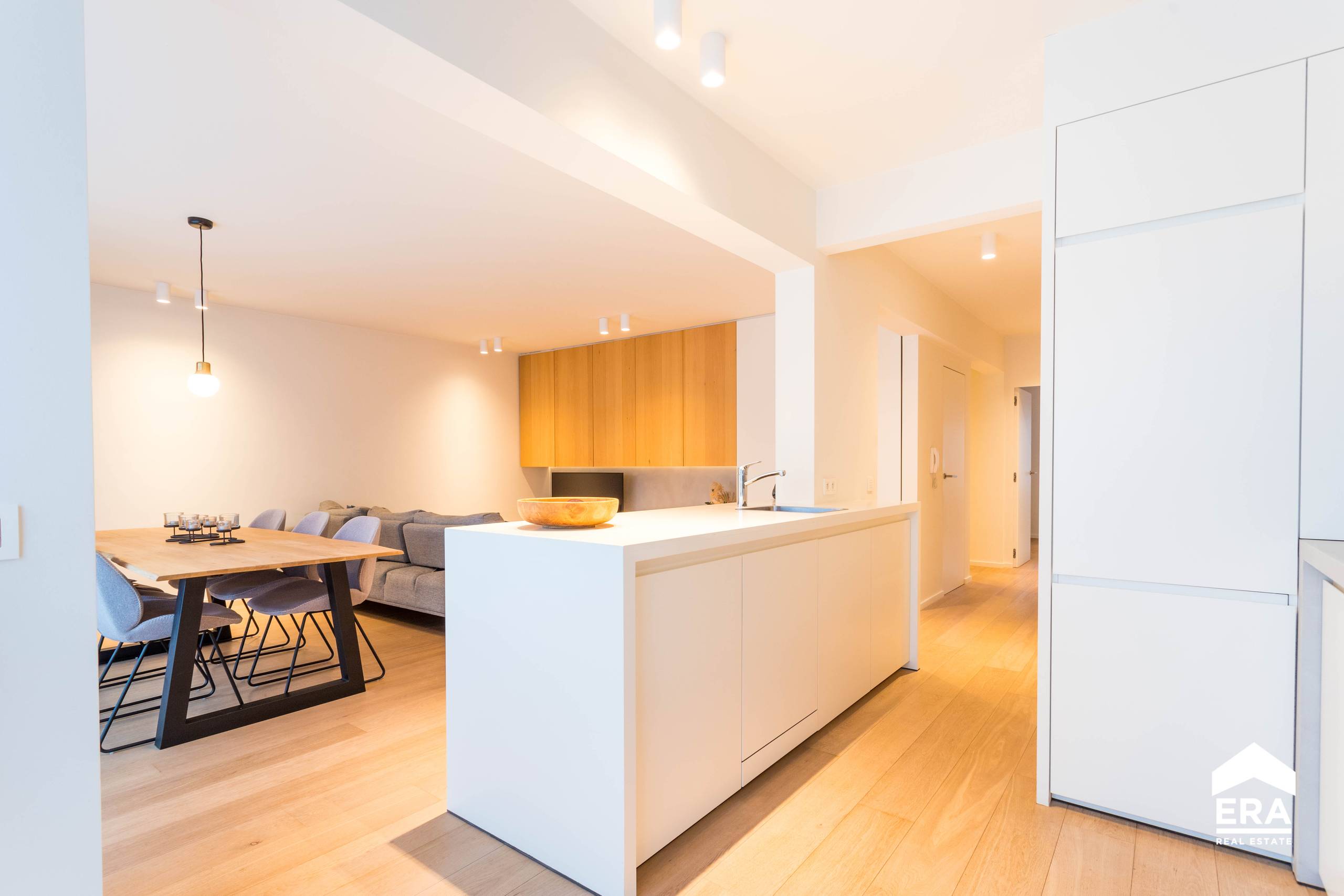 GERENOVEERD 2-SLPK APPARTEMENT MET STAANPLAATS IN ROESELARE - foto 3