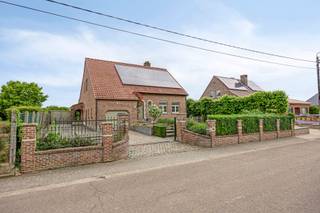 Hier voel je je meteen thuis. Deze charmante woning in het landelijke Drieslinter combineert ruimte, comfort en rust met een verrassend vleugje...