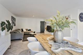 Op een strategische uitvalslocatie bevindt zich dit unieke en instapklare appartement met een ruim terras en twee terrassen in totaal. Het gebouw...